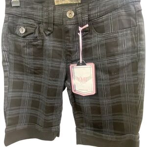 Girls size 10, YMI Black Bermuda Shorts Casual Cotton NWT super cute